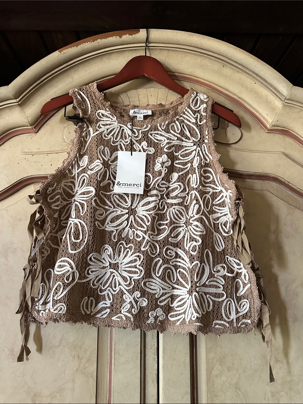 NWT &Merci Taupe Crochet Tank with Cream Floral Embroidery and Side Ties size M